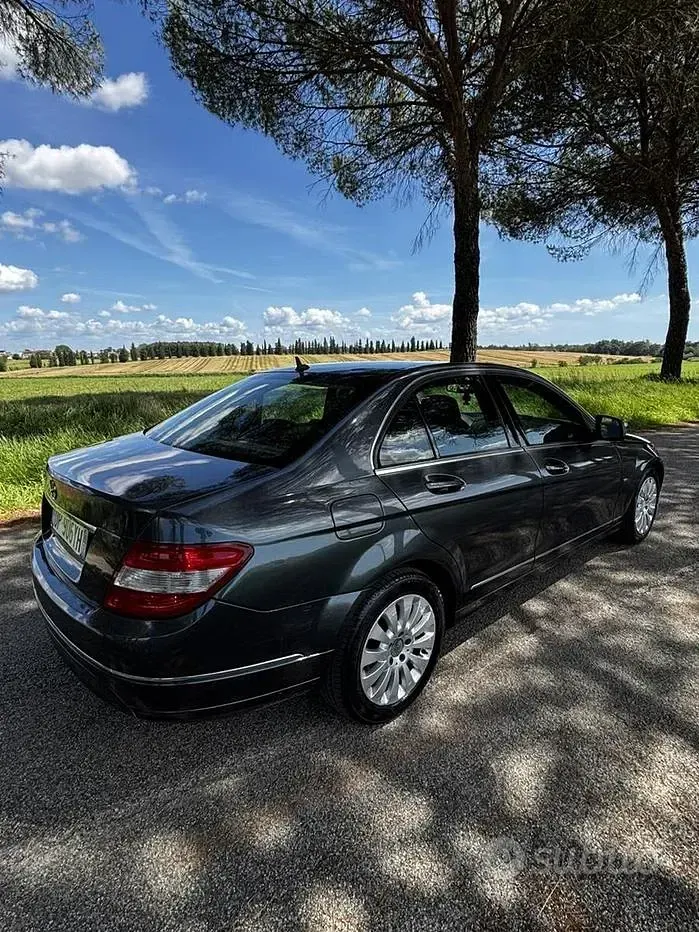 Usata Mercedes C220 170 CV (125 kW) 2008 Blu Berlina