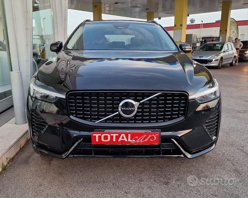 Usata Volvo XC60 Plus 197 CV (144 kW) 2023 Nero metallizzato SUV