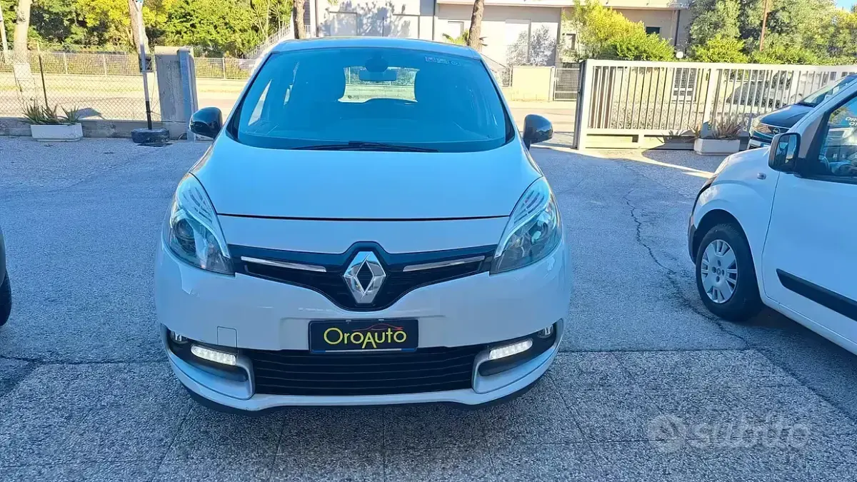Usata Renault Scenic E-Tech XMOD 110 CV (80 kW) 2015 Bianco Monovolume