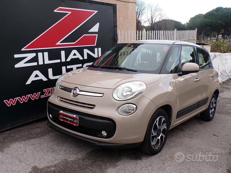 Beige Usata 2017 Fiat 500L Monovolume | 7500 € (Buon prezzo) - Immagine 1/4