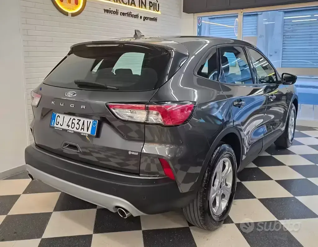 Usata Ford Kuga 120 CV (88 kW) 2022 Grigio SUV
