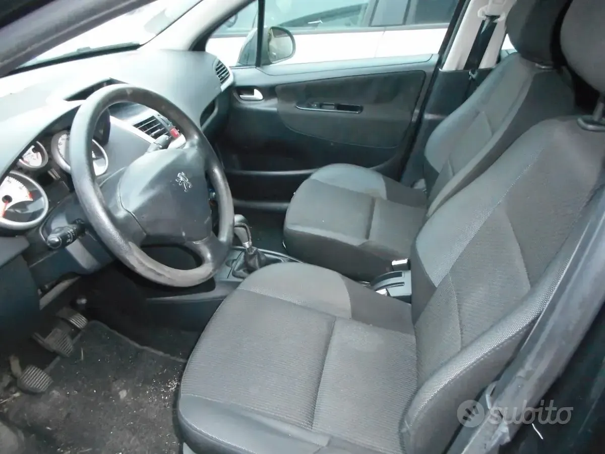 Usata Peugeot 207 73 CV (53 kW) 2009 Nero Berlina