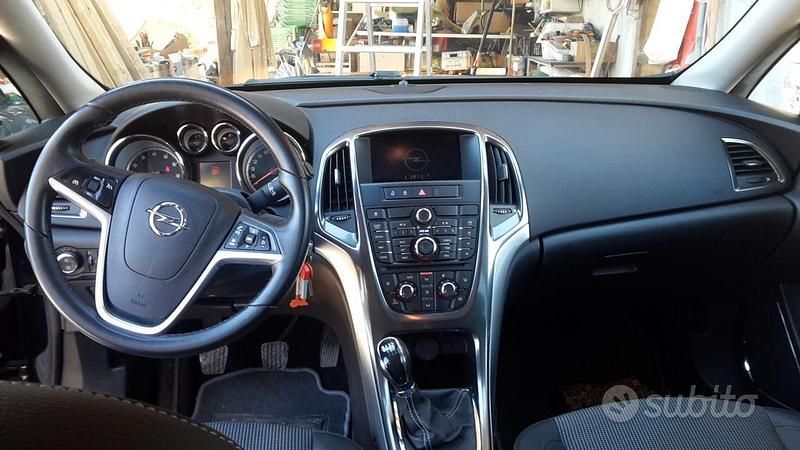 Usata Opel Astra 2010 Nero Berlina