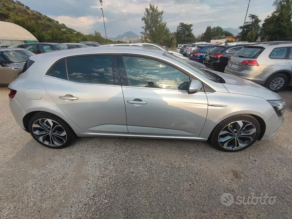 Usata Renault Mégane IV 110 CV (80 kW) 2018 Grigio Berlina