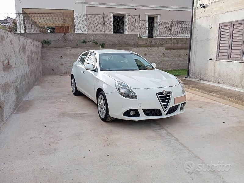 Usata Alfa Romeo Giulietta 150 CV (110 kW) 2016 Bianco Berlina