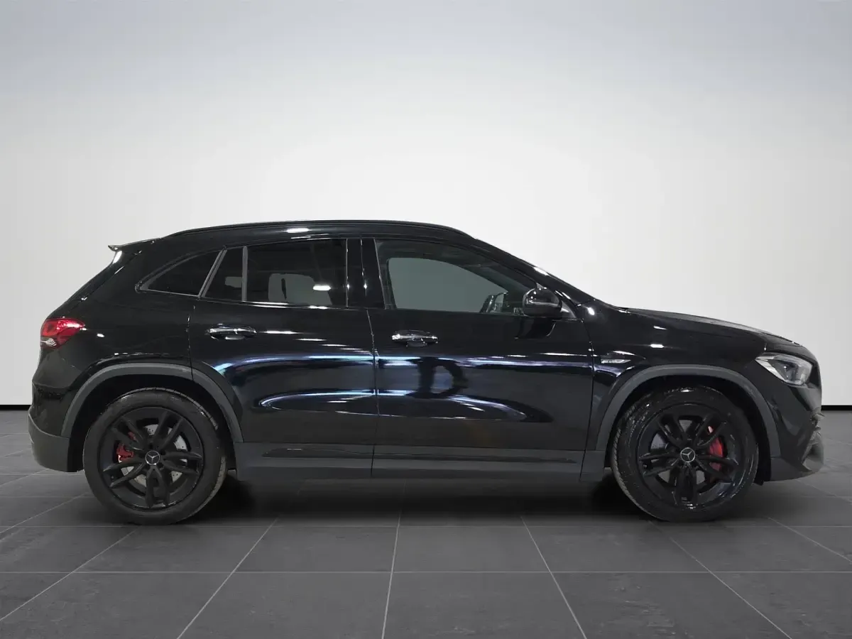Usata Mercedes GLA35 AMG AMG 306 CV (225 kW) 2022 Nero met. SUV