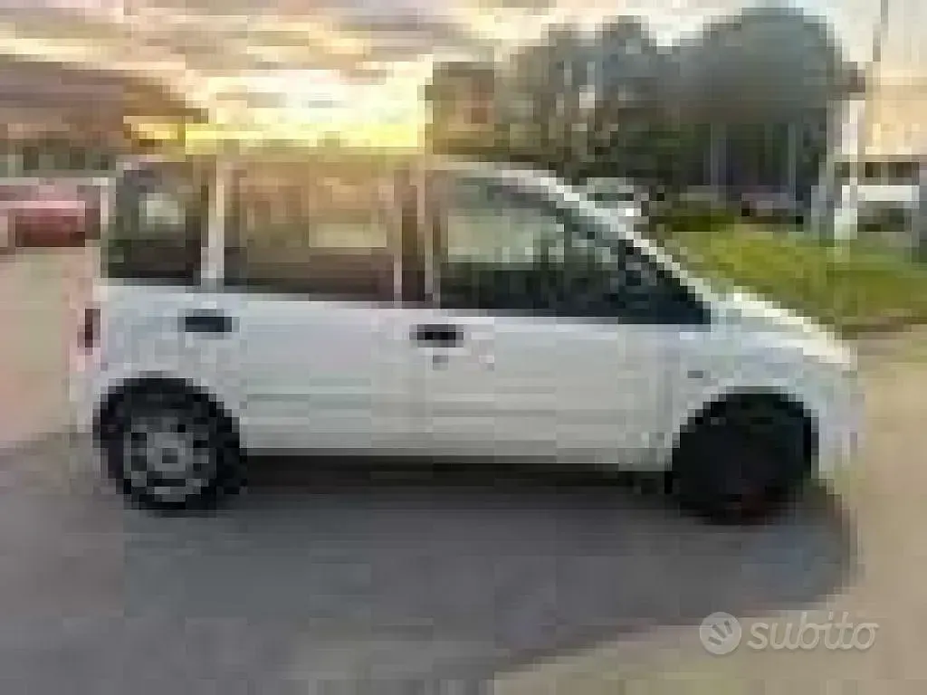 Usata Fiat Multipla 103 CV (75 kW) 2006 Bianco Monovolume