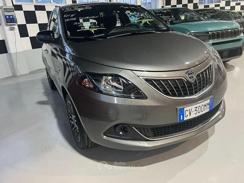 Usata Lancia Ypsilon S 69 CV (50 kW) 2024 Grigio(met.) Utilitaria