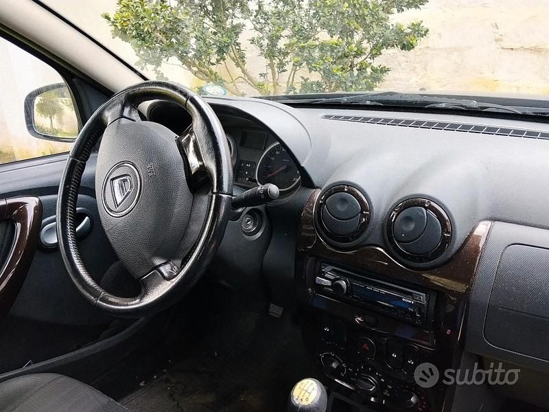 Usata Dacia Duster Lauréate 107 CV (78 kW) 2012 Nero SUV