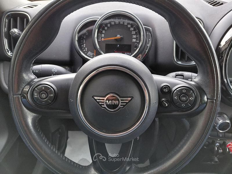 Usata Mini One Countryman 116 CV (85 kW) 2019 Bianco SUV