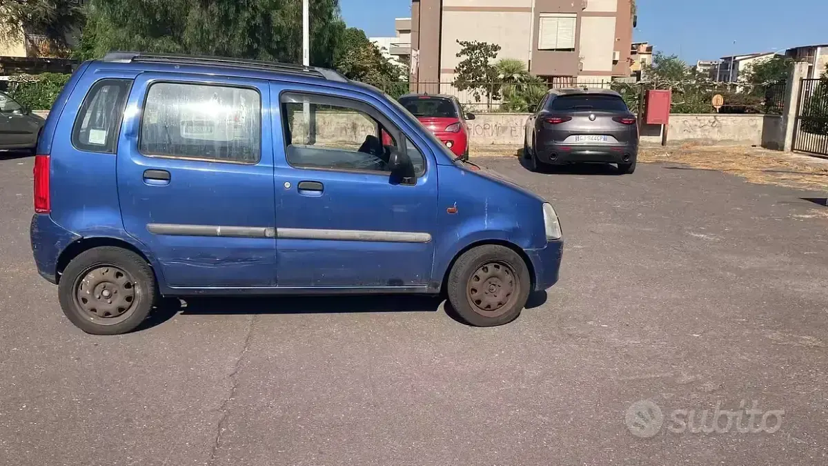Usata Opel Agila 75 CV (55 kW) 2002 Bluazzurro Monovolume