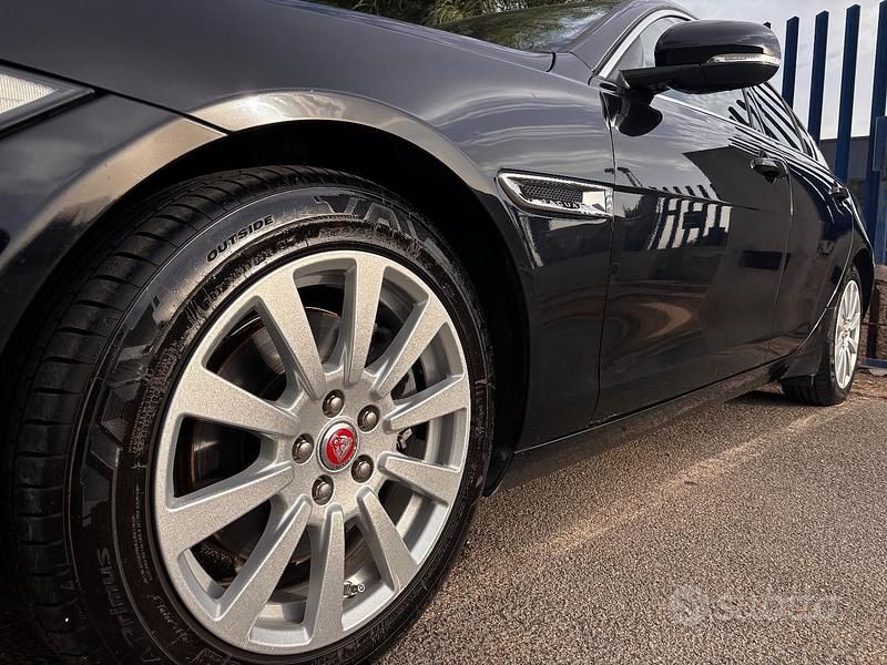 Usata Jaguar XE Portfolio 180 CV (132 kW) 2018 Berlina