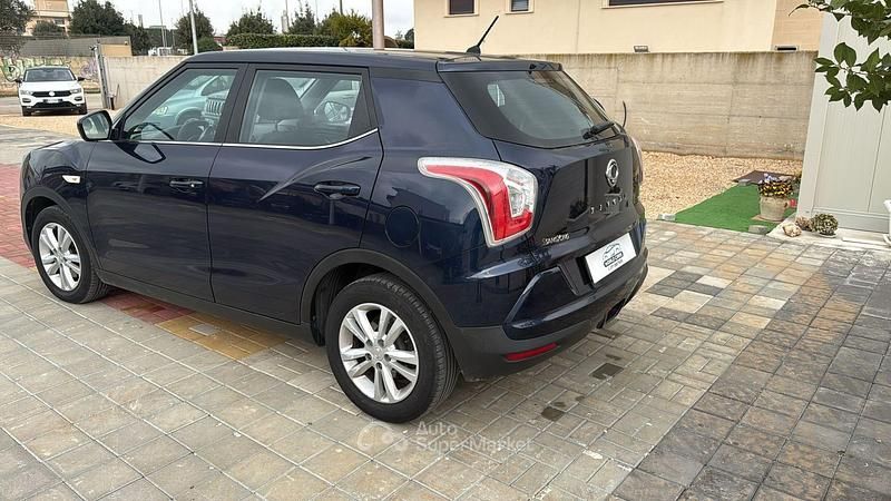 Usata SsangYong Tivoli 121 CV (88 kW) 2016 Blu SUV