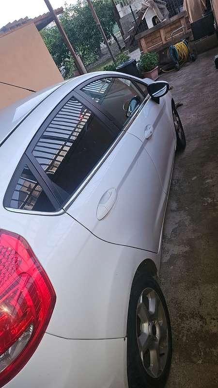 Usata Ford Fiesta Titanium 71 CV (52 kW) 2011 Berlina