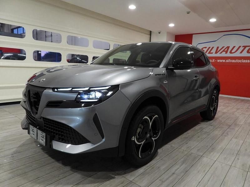 Nuova Alfa Romeo Junior Edizione Speciale 145 CV (106 kW) 2025 Grigio SUV