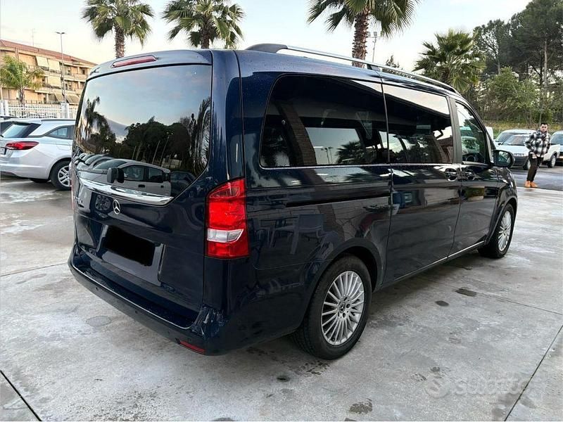 Usata Mercedes V220 Executive 163 CV (119 kW) 2019 Blu Monovolume