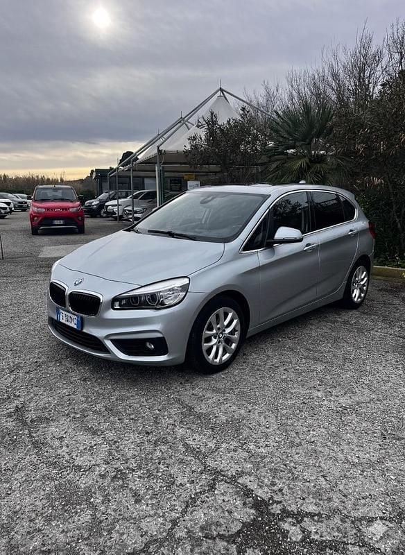 Usata BMW 218 Luxury Line 150 CV (110 kW) 2016 Argento Station wagon