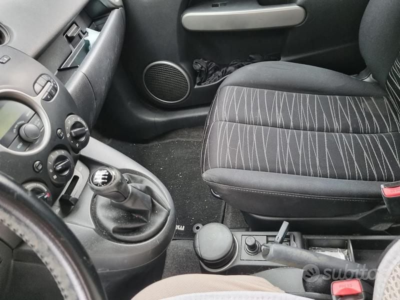 Usata Mazda 2 68 CV (50 kW) 2009 Grigio Utilitaria