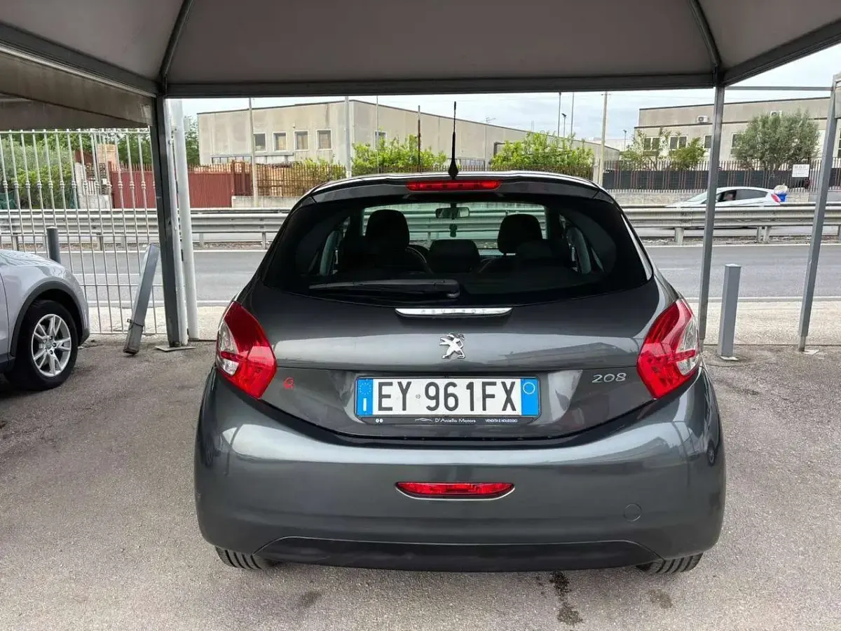 Usata Peugeot 208 Access 95 CV (69 kW) 2015 Grigio Utilitaria