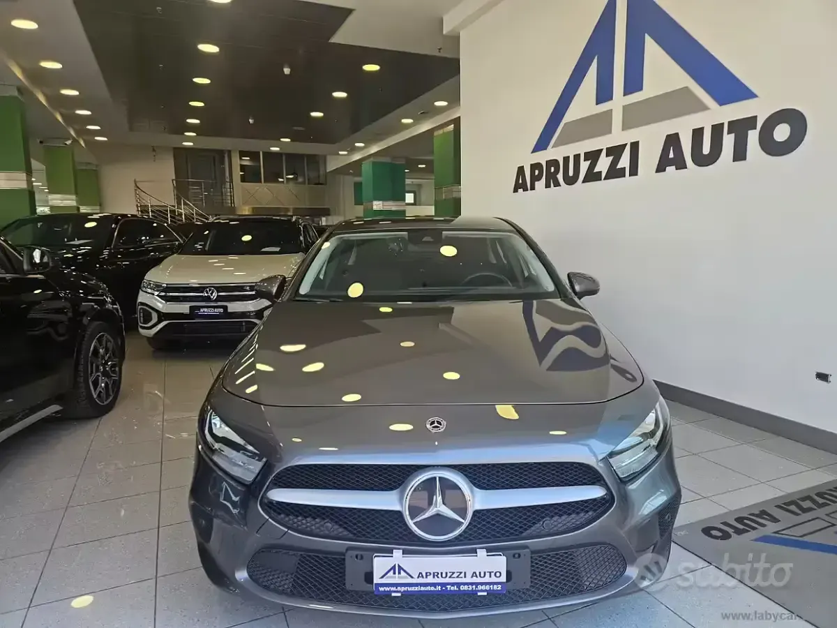Usata Mercedes A180 Executive 116 CV (85 kW) 2021 Grigio Berlina