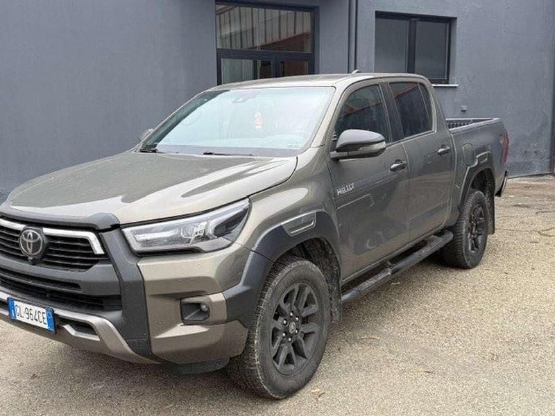 Usata Toyota HiLux Executive 204 CV (150 kW) 2023 Marrone Pick-up