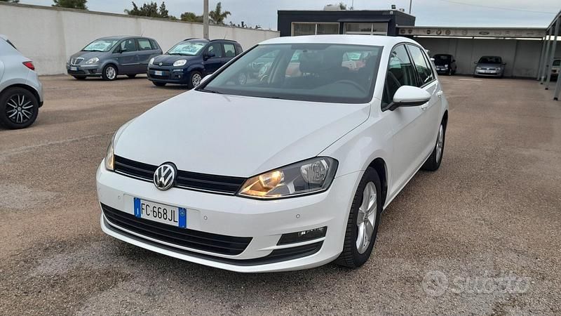 Begagnad VW Golf VII Trendline 90 HK (66 kW) 2016 Vit Sedan
