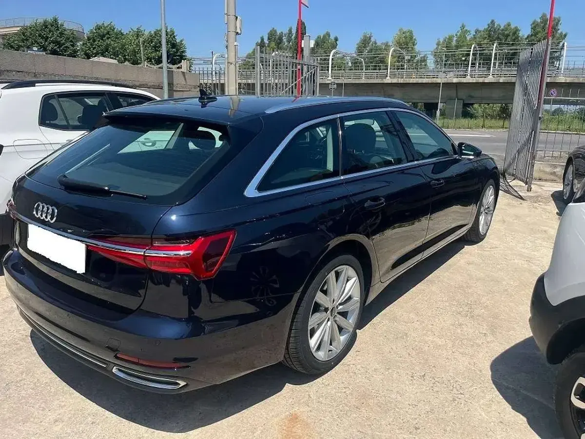 Usata Audi A6 Sport 204 CV (150 kW) 2021 Blu/azzurro Station wagon