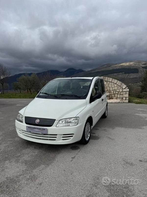 Usata Fiat Multipla Dynamic 120 CV (88 kW) 2009 Bianco Monovolume