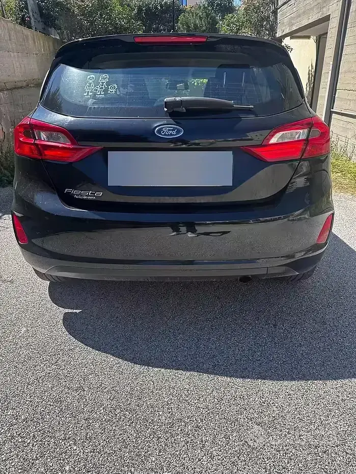 Usata Ford Fiesta 86 CV (63 kW) 2018 Nero Utilitaria