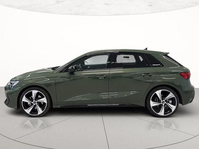 Usata Audi A3 S-Line 150 CV (110 kW) 2024 Verde distretto metallizzato Berlina