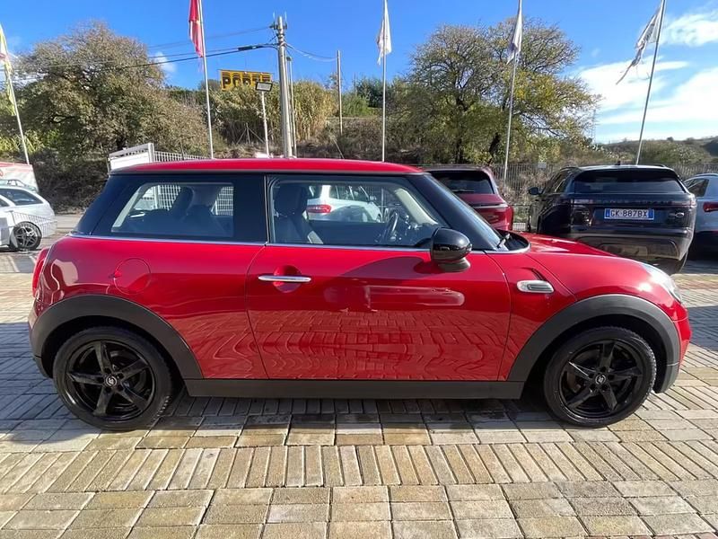 Usata Mini Cooper 102 CV (75 kW) 2017 Rosso Utilitaria