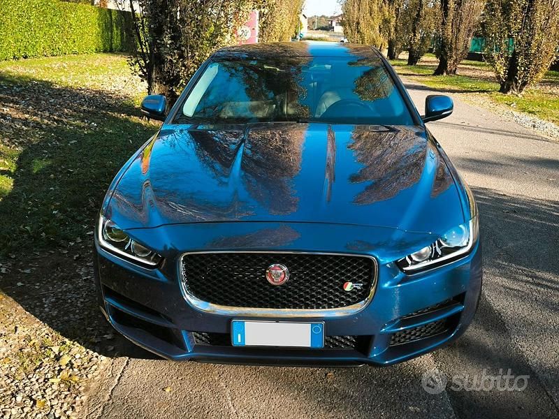 Blu/azzurro Usata 2015 Jaguar XE R-Sport Tre volumi | 19.500 € (Cara) - Immagine 1/4