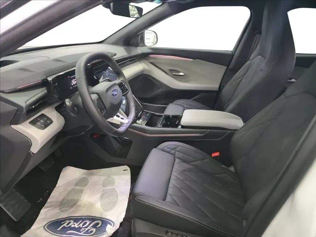 Nuova Ford Capri Extended Range 210 kW (286 CV) 2025 Frozen white SUV