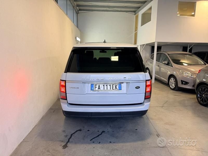 Usata Land Rover Range Rover Vogue 250 CV (183 kW) 2015 Bianco SUV