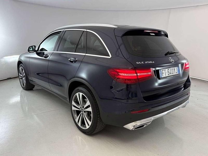 Usata Mercedes GLC250 204 CV (150 kW) 2019 Blu/azzurro SUV