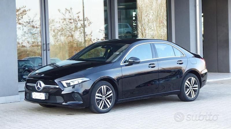 Usata Mercedes A250 160 CV (117 kW) 2021 Nero Berlina