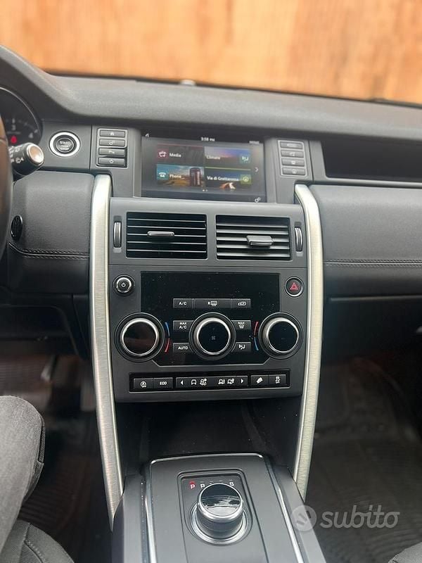 Usata Land Rover Discovery 5 150 CV (110 kW) 2019 Bianco SUV