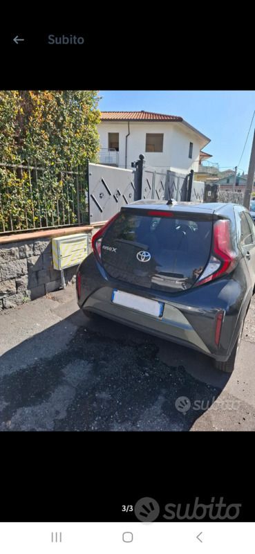 Verde Usata 2022 Toyota Aygo Due volumi | 13.500 € (Molto cara) - Immagine 1/3