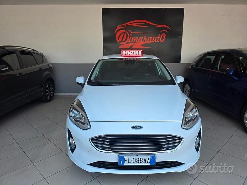 Bianco Usata 2017 Ford Fiesta Due volumi | 8999 € (Buon prezzo) - Immagine 1/4