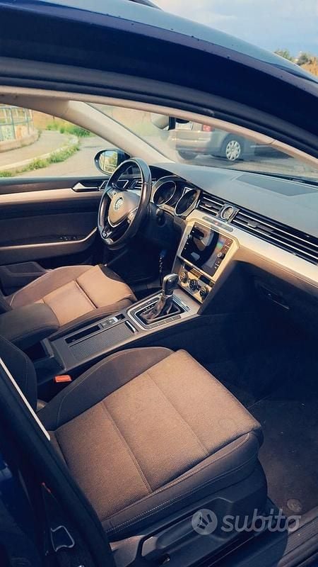 Usata VW Passat 120 CV (88 kW) 2019 Blu Station wagon