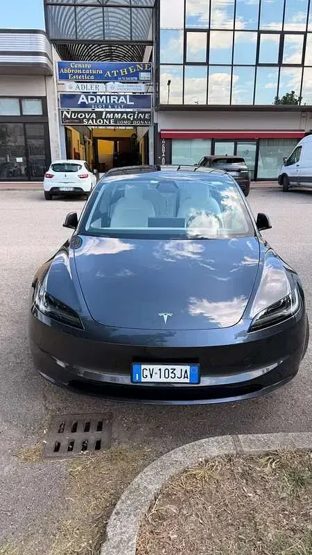 Usata Tesla Model 3 Long Range AWD 366 kW (498 CV) 2024 Grigio Berlina