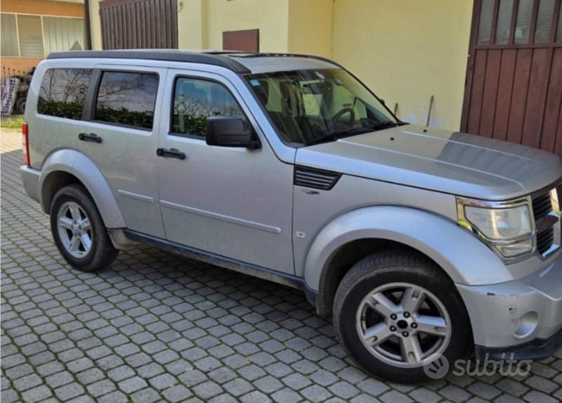 Usata Dodge Nitro 177 CV (130 kW) 2010 Grigio SUV