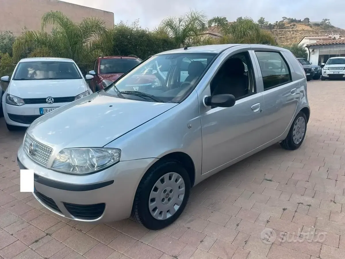Usata Fiat Punto Classica 60 CV (44 kW) 2011 Grigio Utilitaria