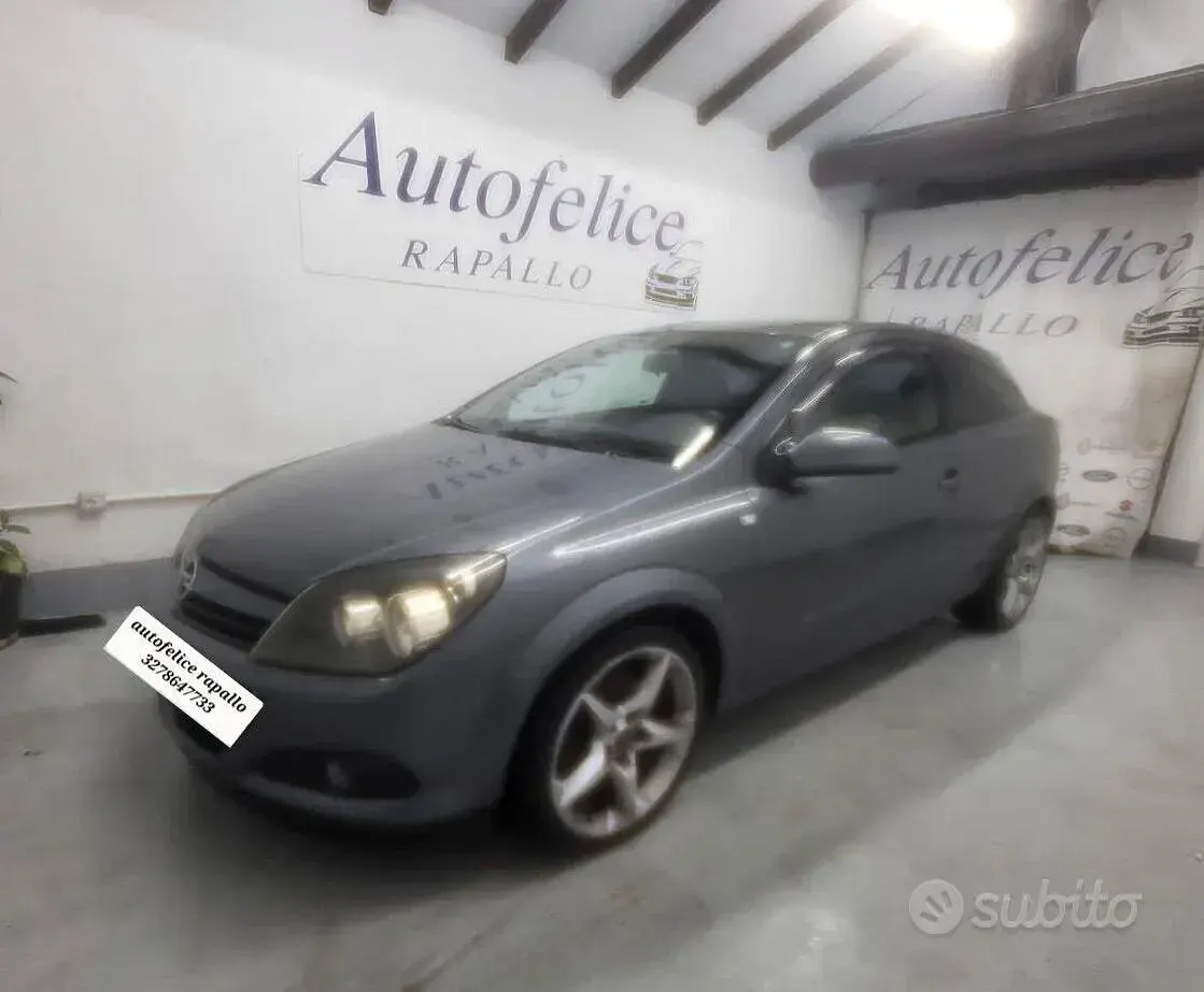 Usata Opel Astra GTC Cosmo 120 CV (88 kW) 2005 Berlina