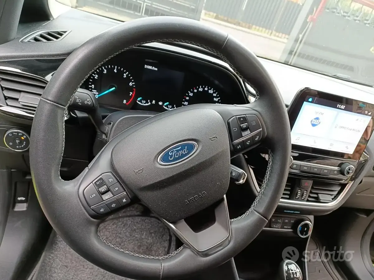 Occasion Ford Fiesta 70 ch (51 kW) 2023 Gris Citadine