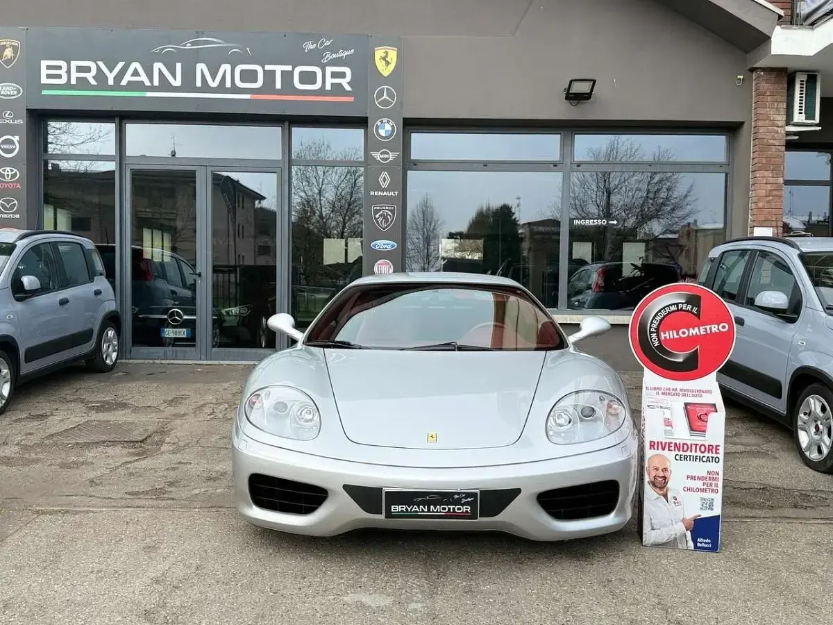 Usata Ferrari 360 400 CV (294 kW) 2002 Grigio Coupé