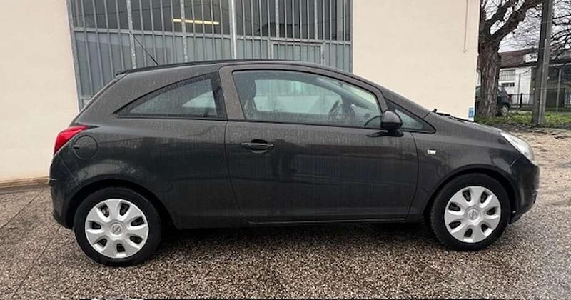 Usata Opel Corsa 86 CV (63 kW) 2013 Grigio Utilitaria