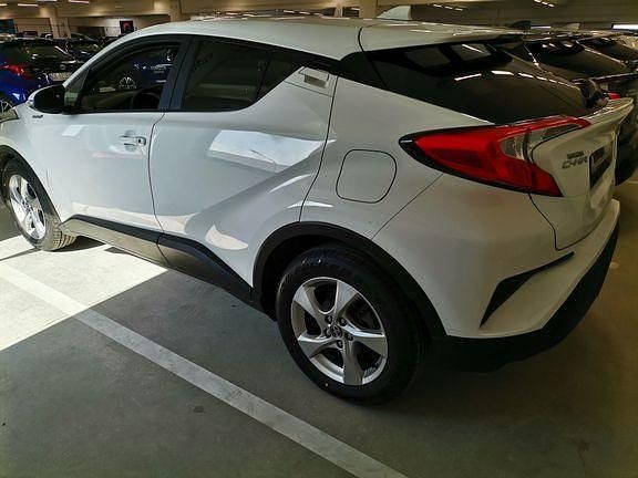 Usata Toyota C-HR Trend 122 CV (89 kW) 2018 Bianco SUV