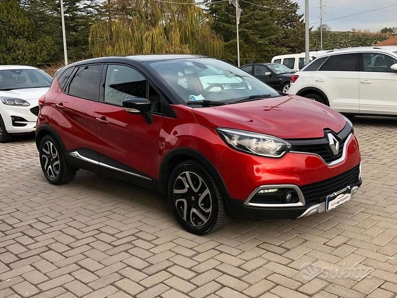 Usata Renault Captur 90 CV (66 kW) 2015 Rosso SUV