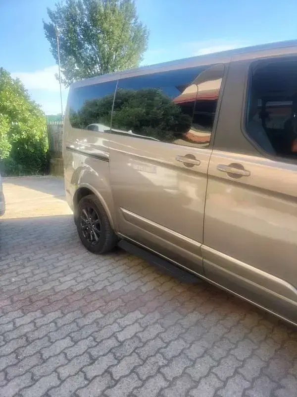 Usata Ford Tourneo Titanium 131 CV (96 kW) 2019 Bronzo Monovolume